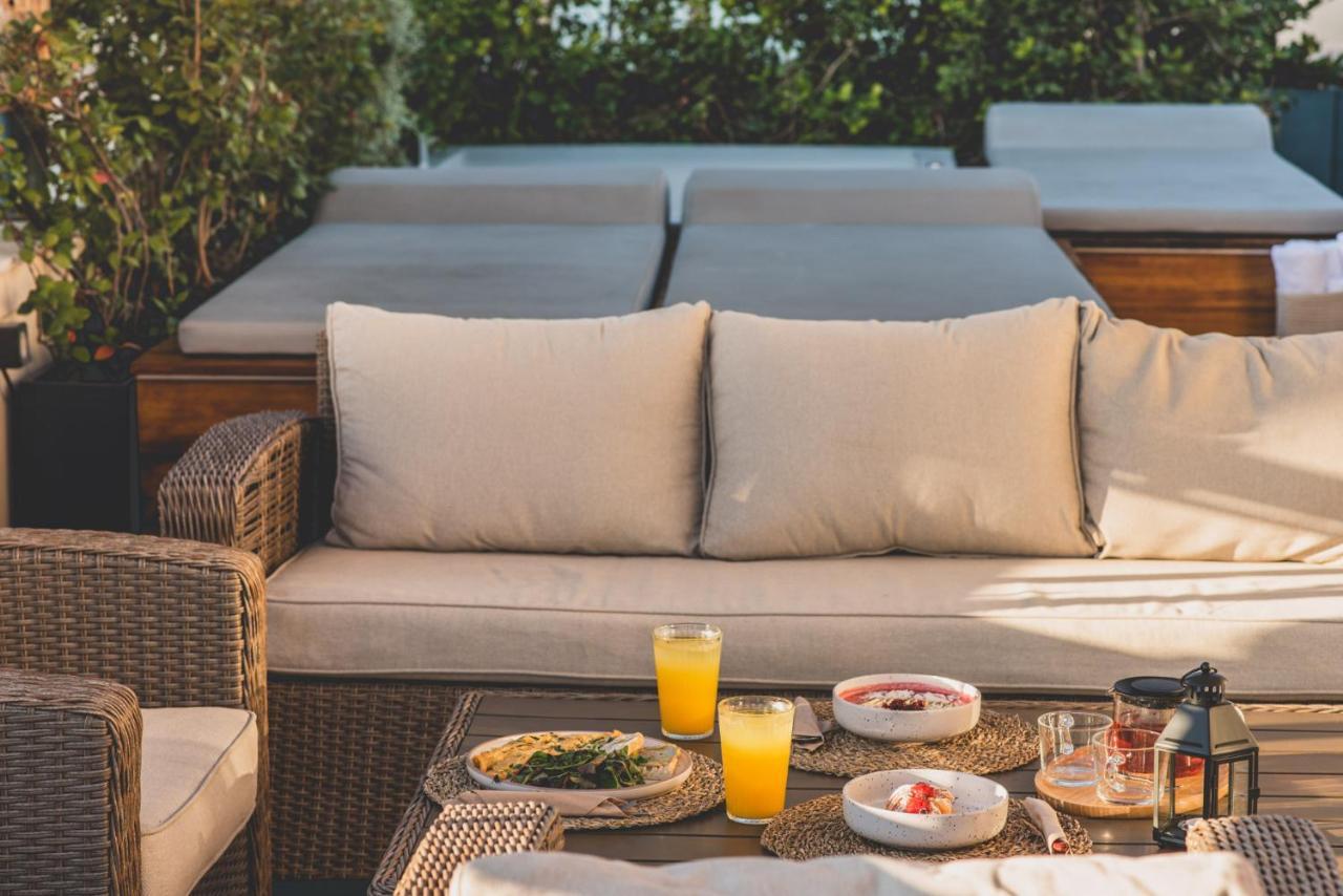 Luxury Apartment With Acropolis View Terrace And Jacuzzi In The Heart Of Athens - Living Stone Azurite ภายนอก รูปภาพ